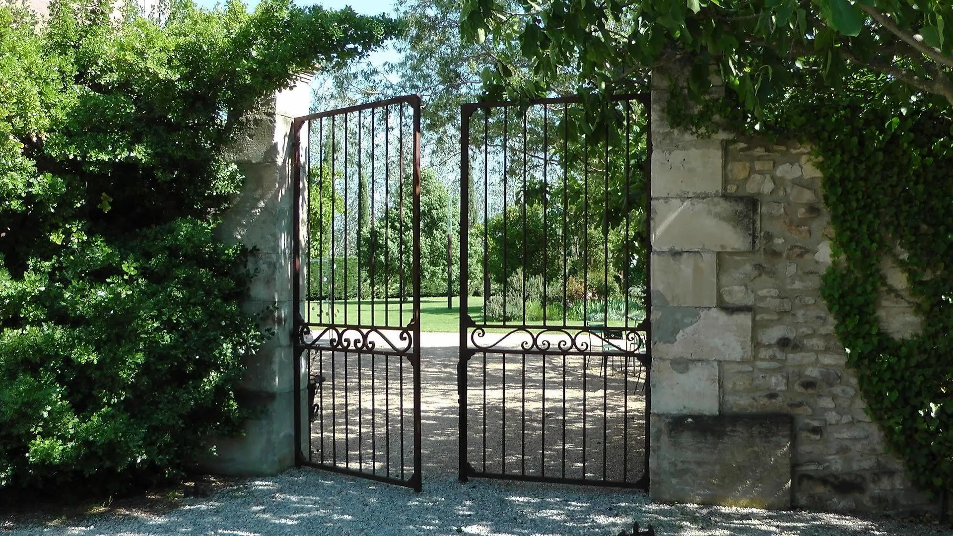 Bastide Rose Hotel Le Thor 3*,